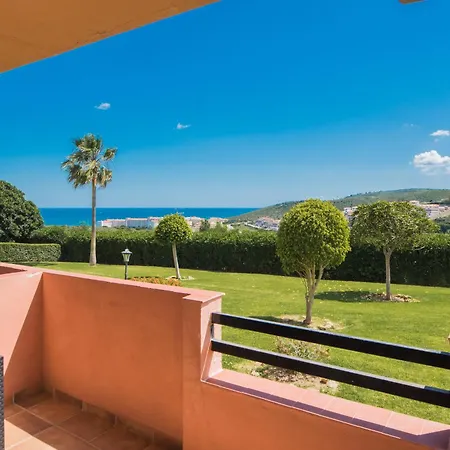 Apartment Valga Peaceful Retreat With Sea View *
